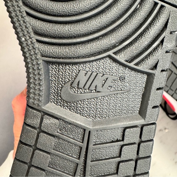 NIKE • Air Jordan 1 Retro Mid Sneakers • Red Black White • Size 6.5Y Big Kids - Picture 11 of 16